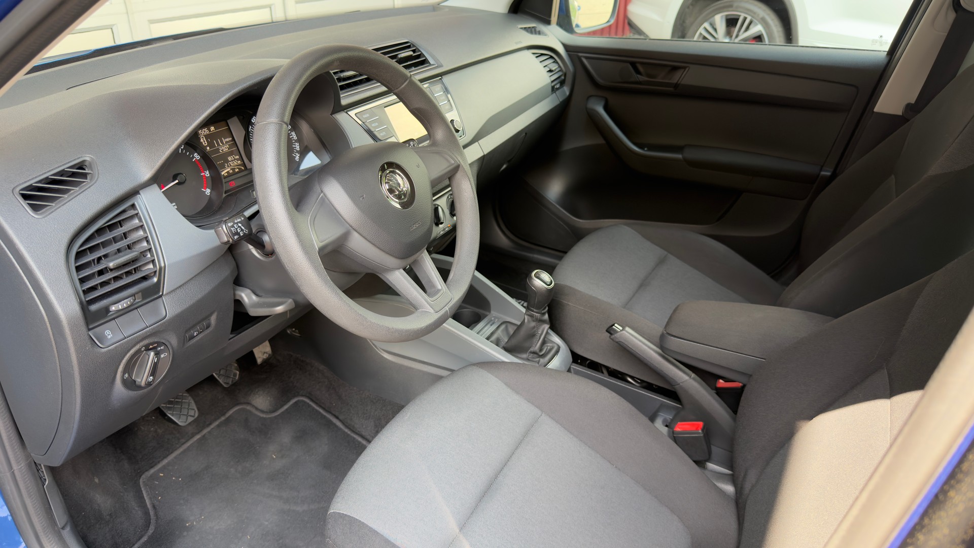 SKODA Fabia 1.0 MPI Active-image-9