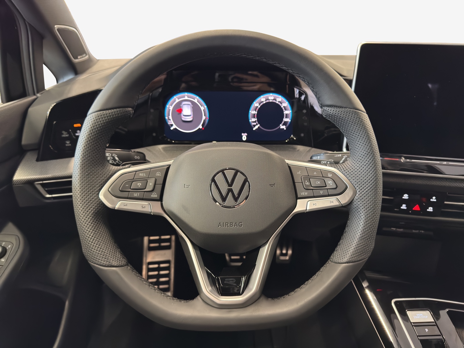 VW Golf 1.5 e TSI mHEV R-Line DSG-image-9