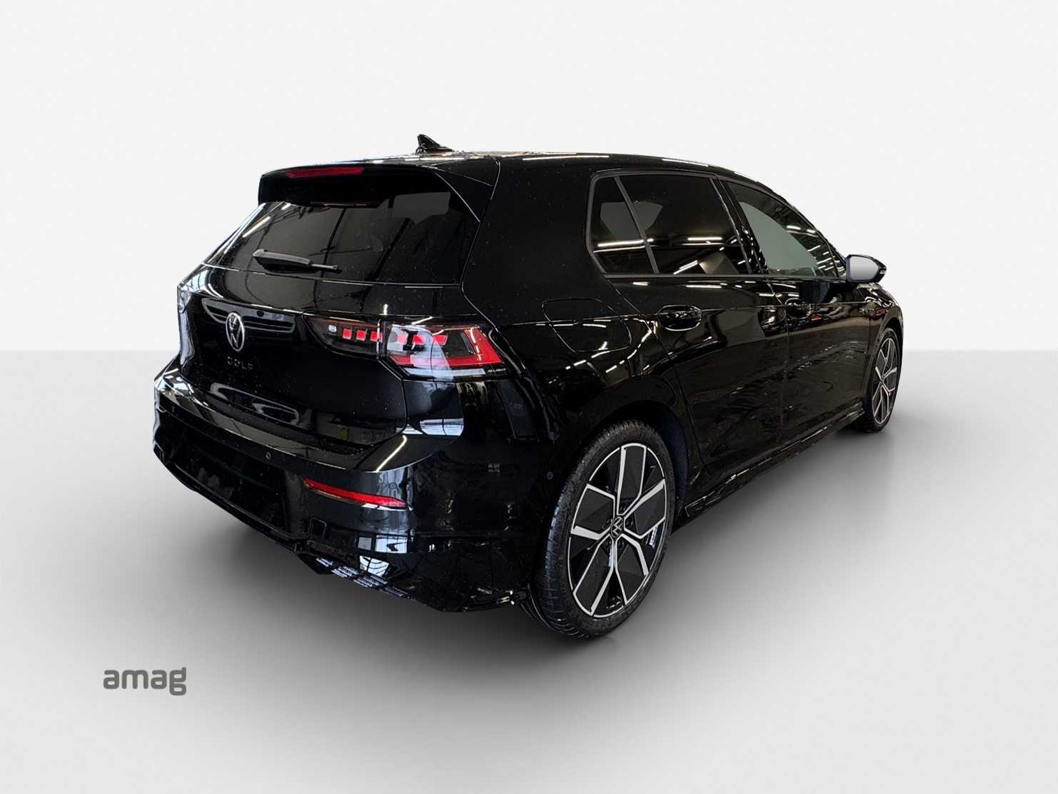 VW Golf 1.5 e TSI mHEV R-Line DSG-image-4