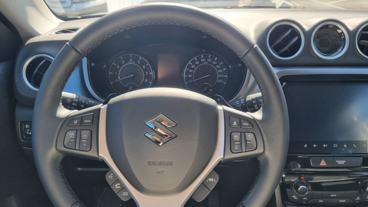 SUZUKI Vitara 1.5 Compact+ Hybrid 4x4-image-9