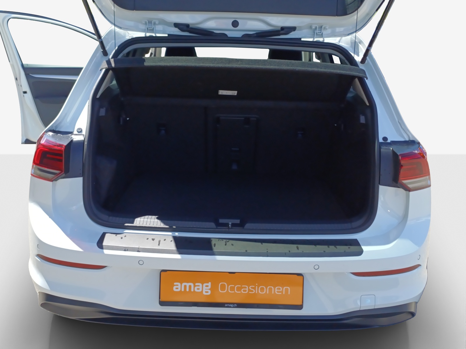 VW Golf 1.5 TSI ACT Life-image-12