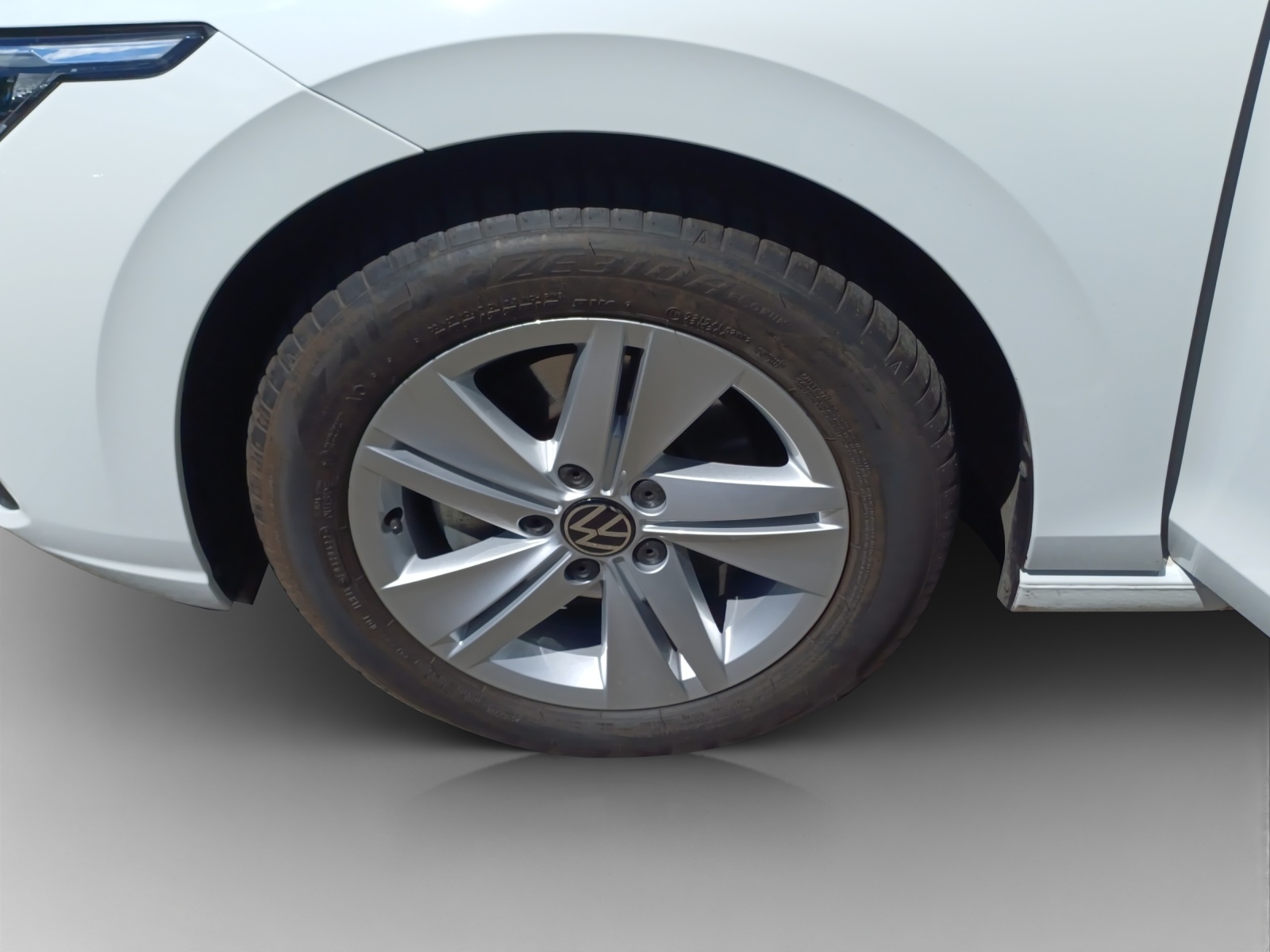 VW Golf 1.5 TSI ACT Life-image-13