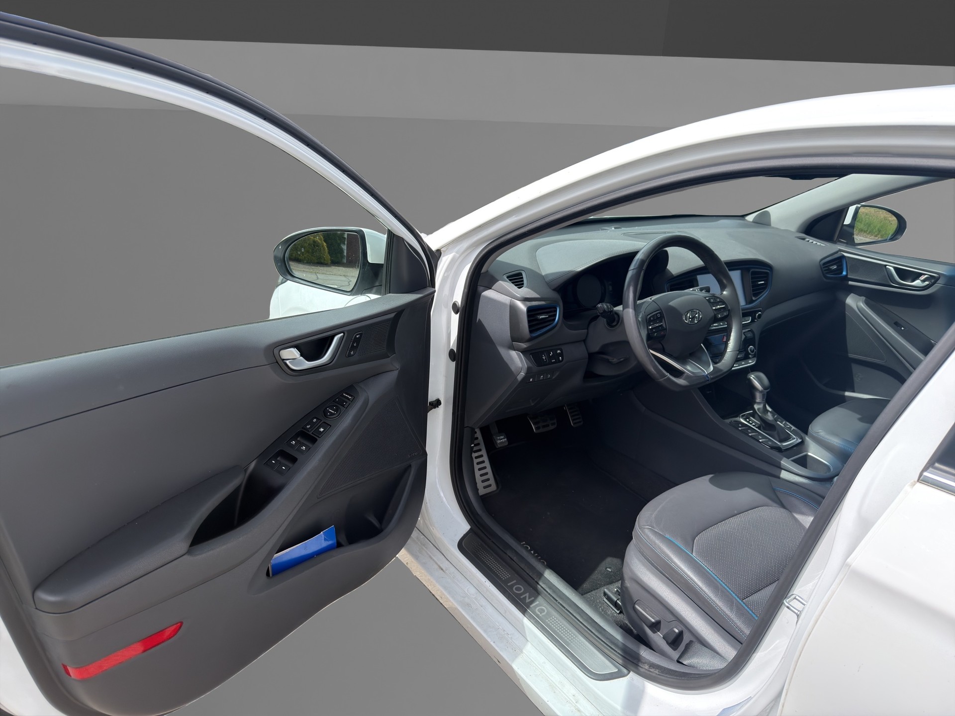 HYUNDAI Ioniq 1.6 GDi Plug in Hybrid Launch Plus DCT-image-14