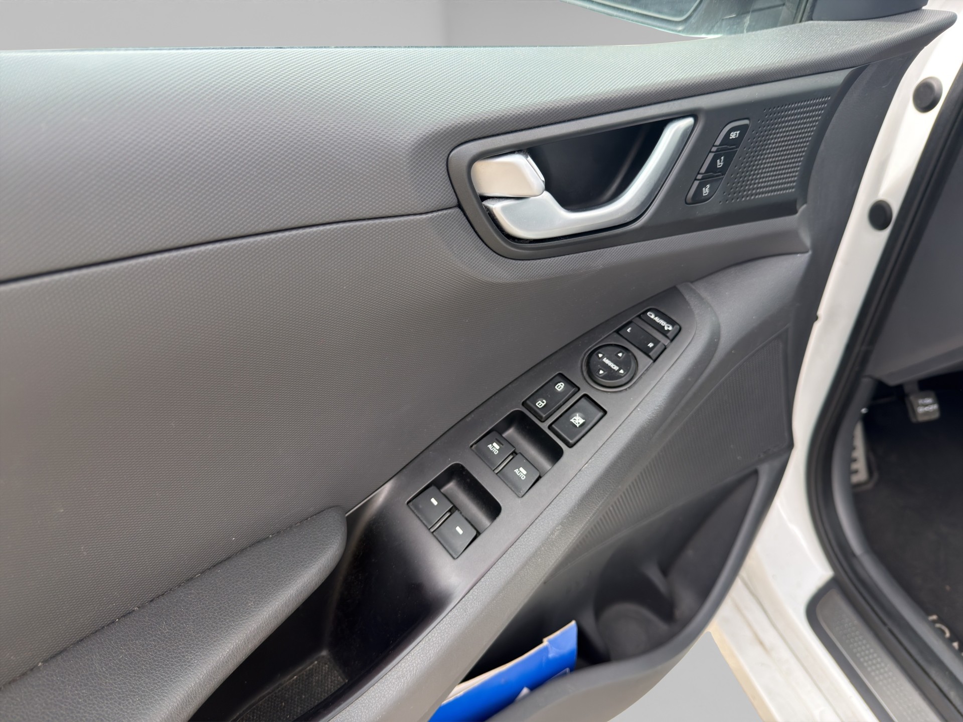 HYUNDAI Ioniq 1.6 GDi Plug in Hybrid Launch Plus DCT-image-15