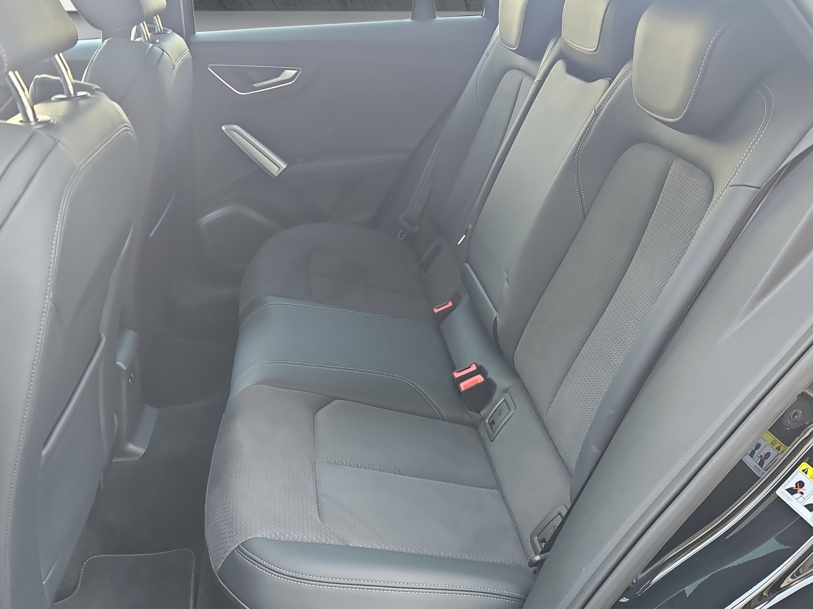 AUDI Aud Q2 40 TSI quattro S Line-image-15