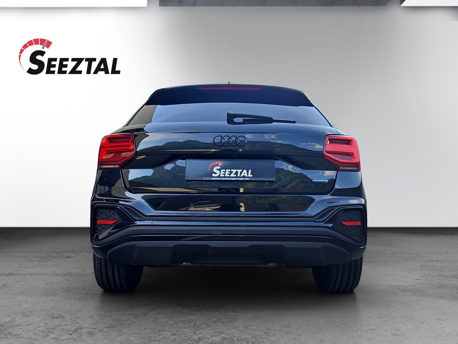AUDI Aud Q2 40 TSI quattro S Line-image-4