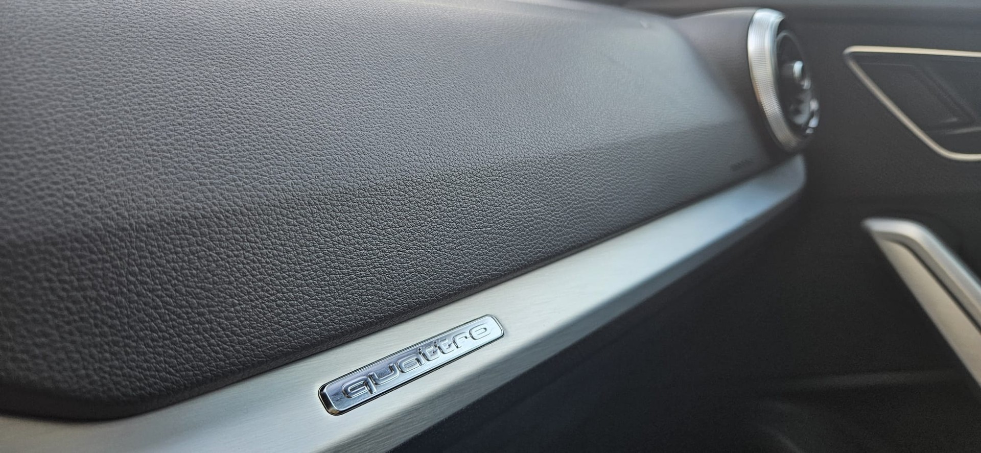 AUDI Aud Q2 40 TSI quattro S Line-image-10