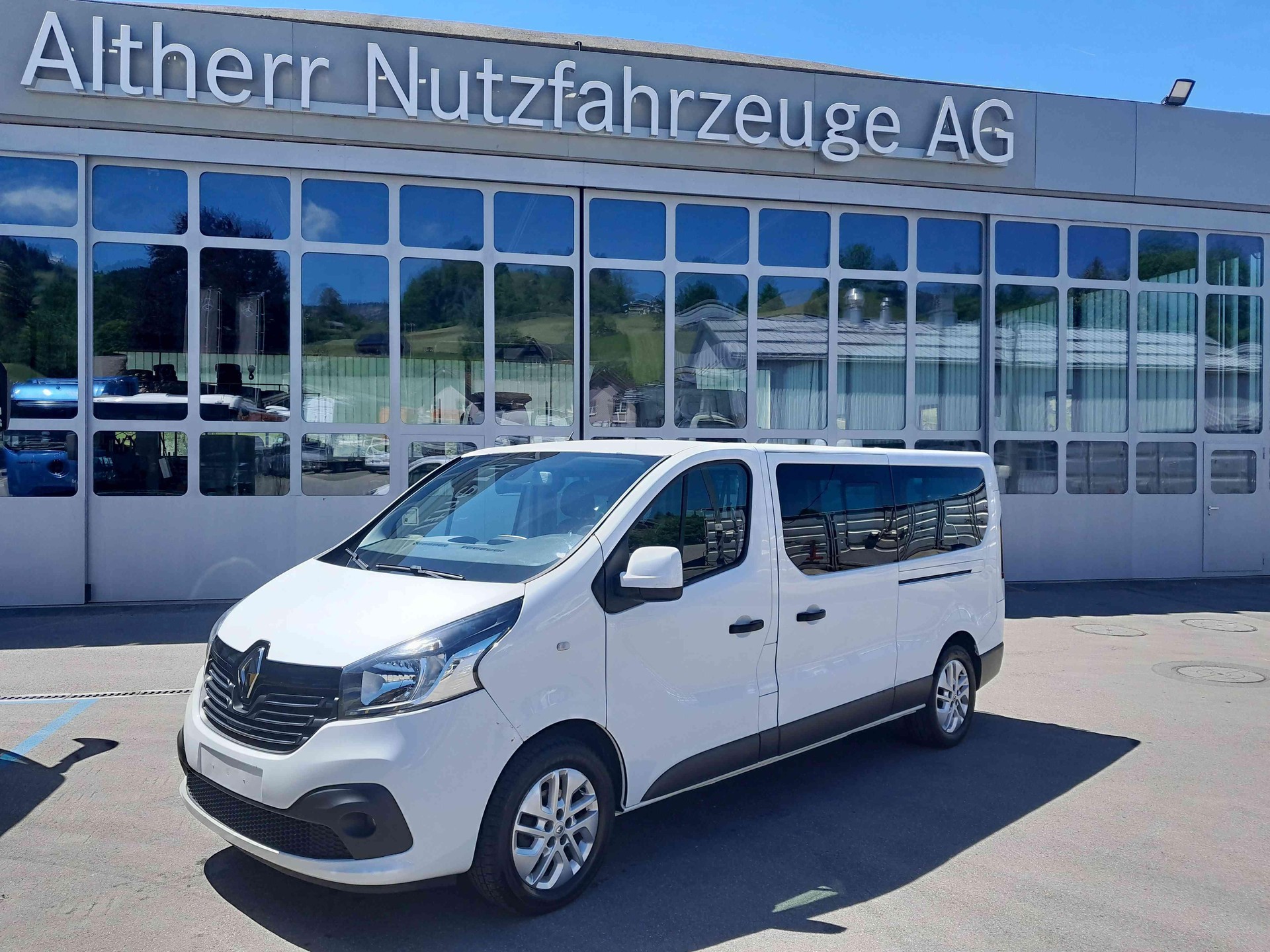 RENAULT Trafic Passenger 1.6 dCi TwinTurbo Authentique-image-10