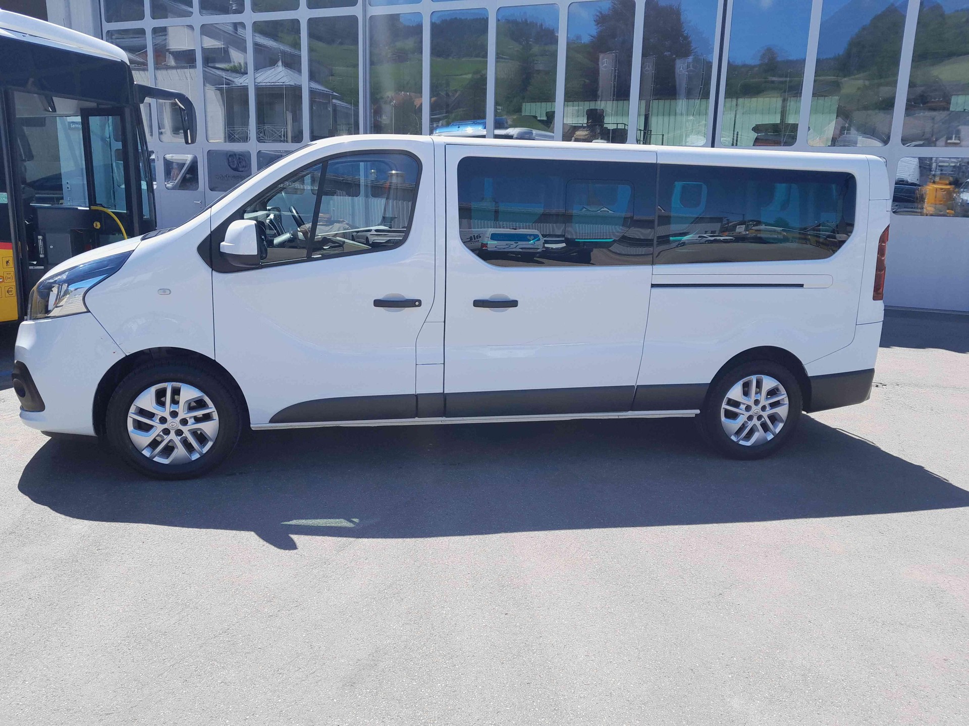 RENAULT Trafic Passenger 1.6 dCi TwinTurbo Authentique-image-11