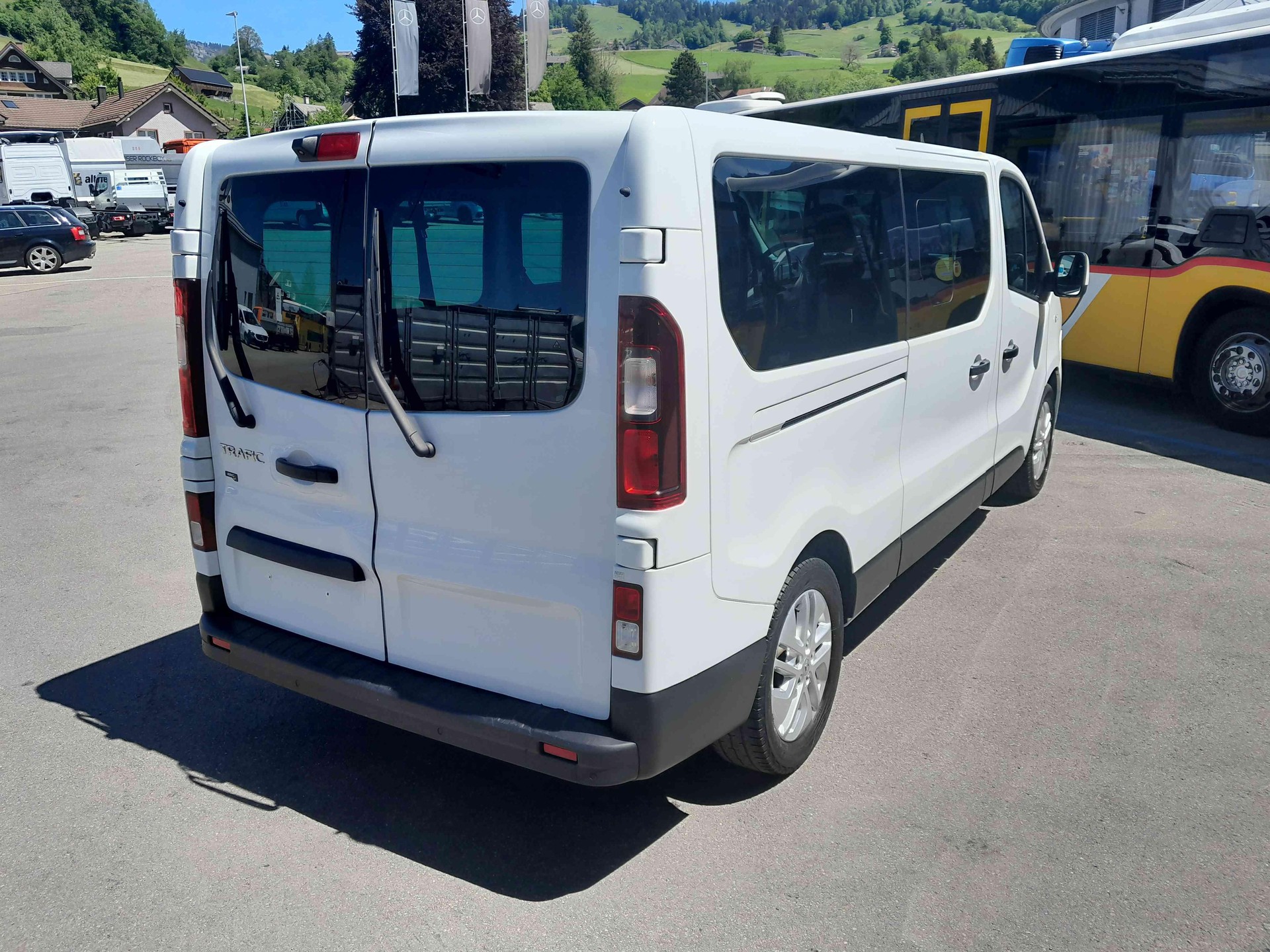 RENAULT Trafic Passenger 1.6 dCi TwinTurbo Authentique-image-14