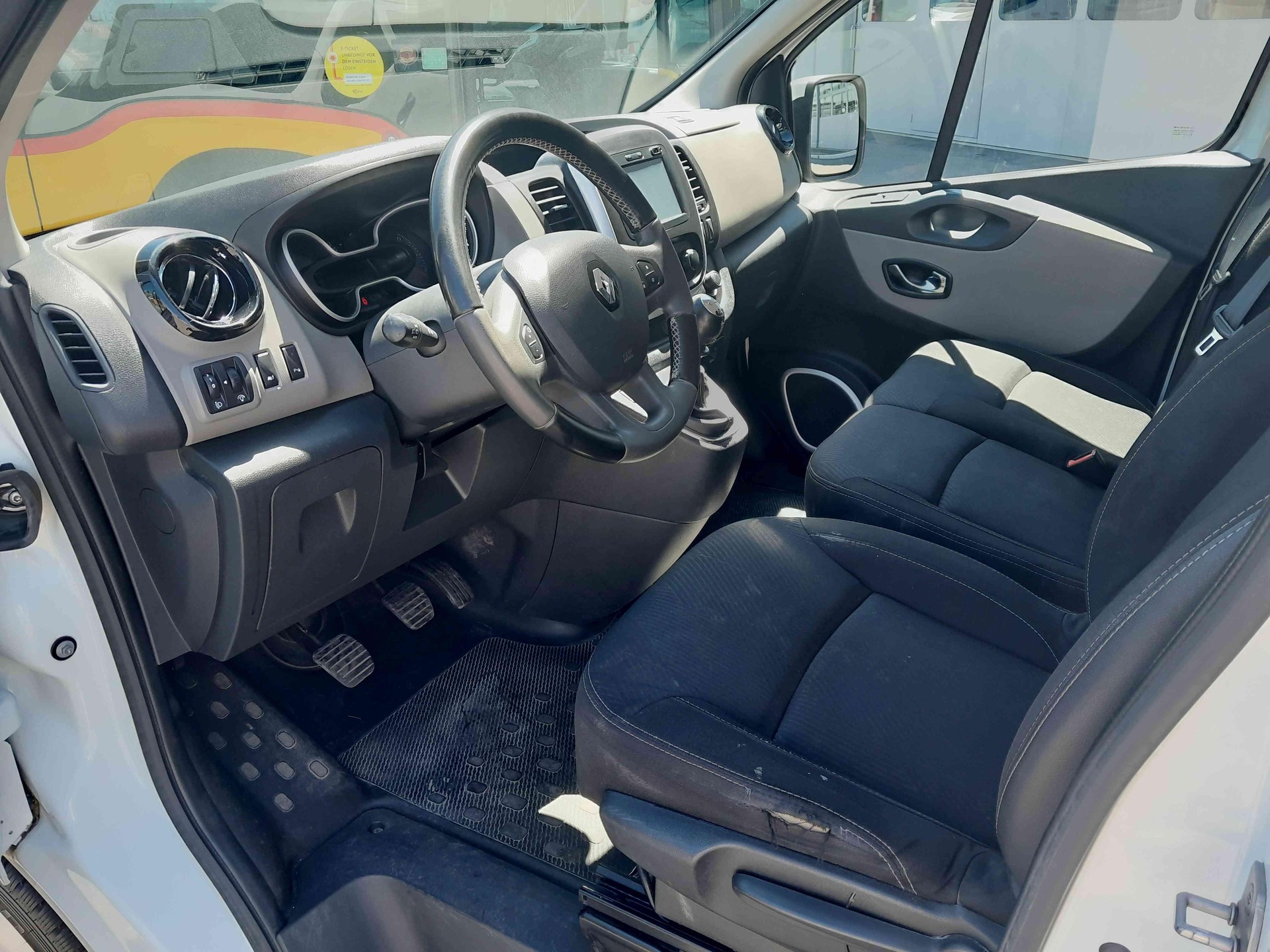 RENAULT Trafic Passenger 1.6 dCi TwinTurbo Authentique-image-17