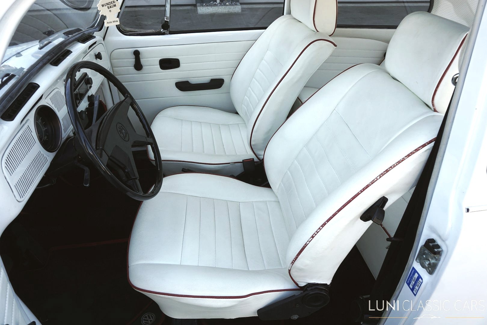 VW Käfer 1300-image-18