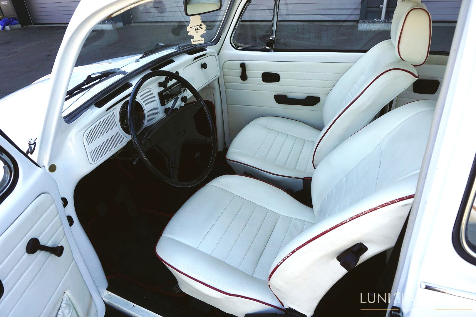 VW Käfer 1300-image-15