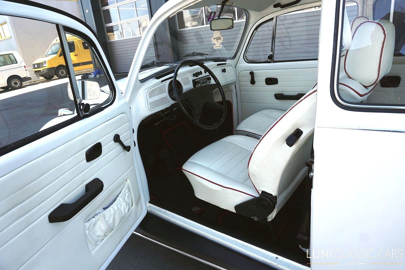 VW Käfer 1300-image-14