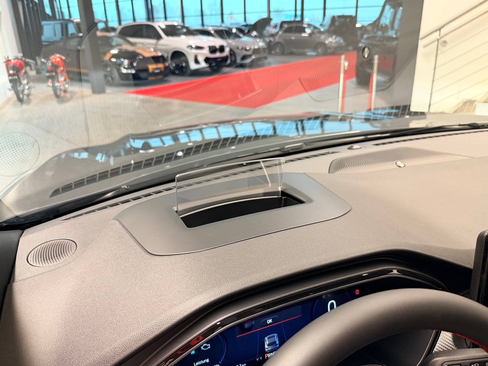FORD Kuga 2.5 FHEV ST-Line X 4WD-image-30