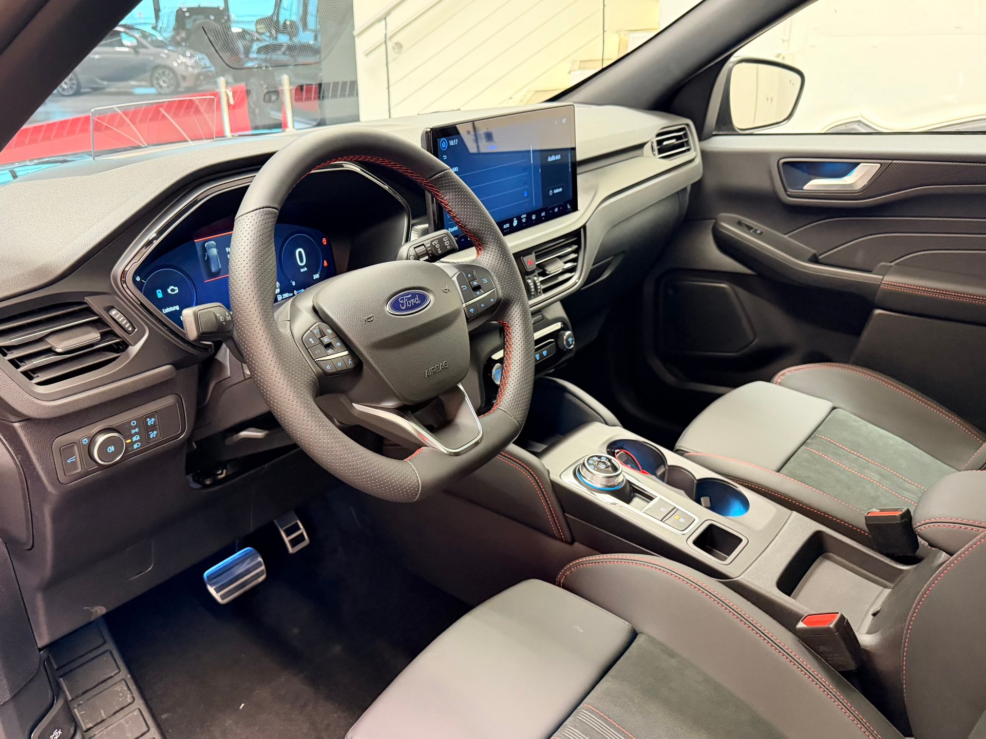 FORD Kuga 2.5 FHEV ST-Line X 4WD-image-15