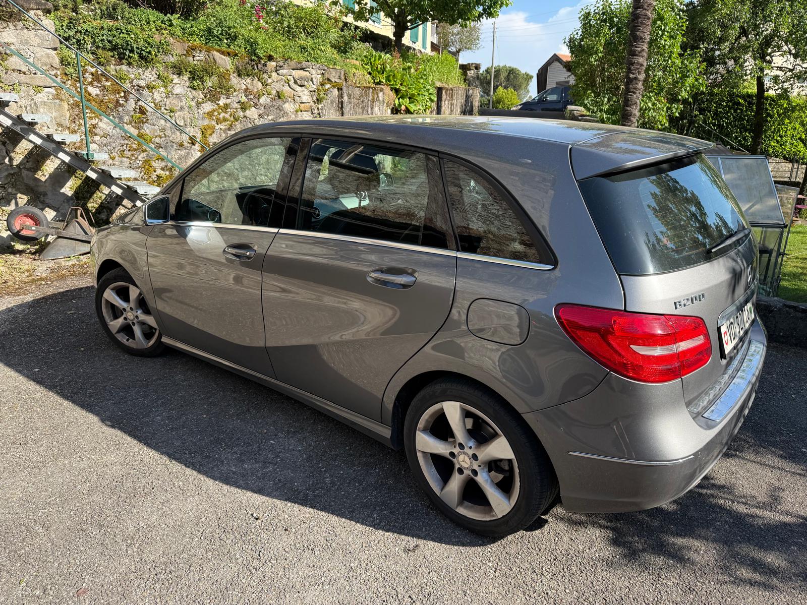 MERCEDES-BENZ B 200-image-4