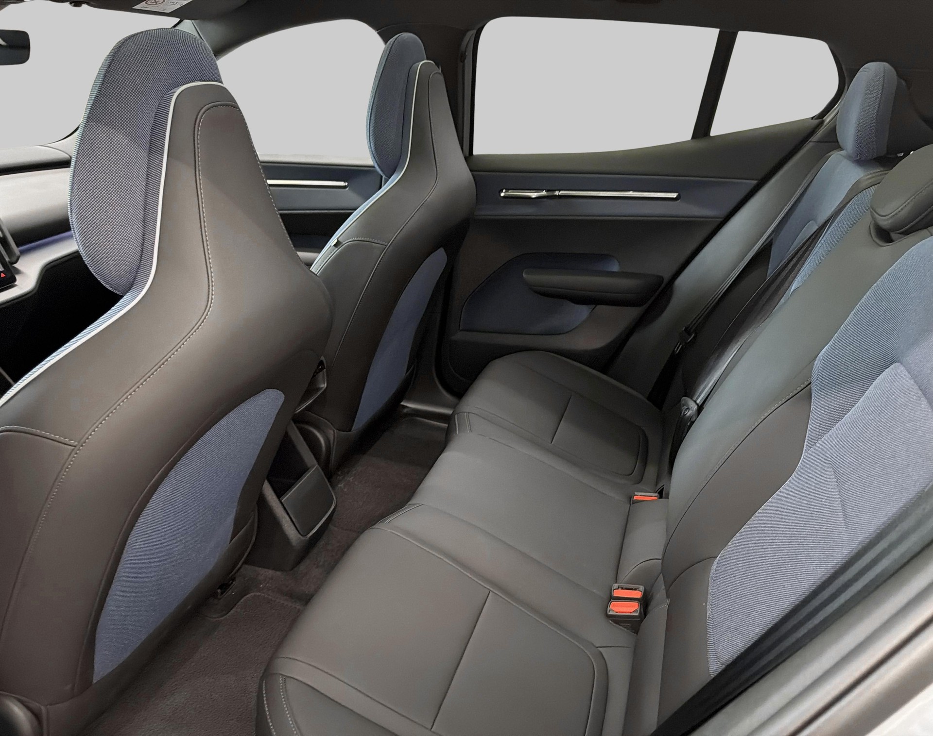 VOLVO EX 30 E60 Ultra-image-3