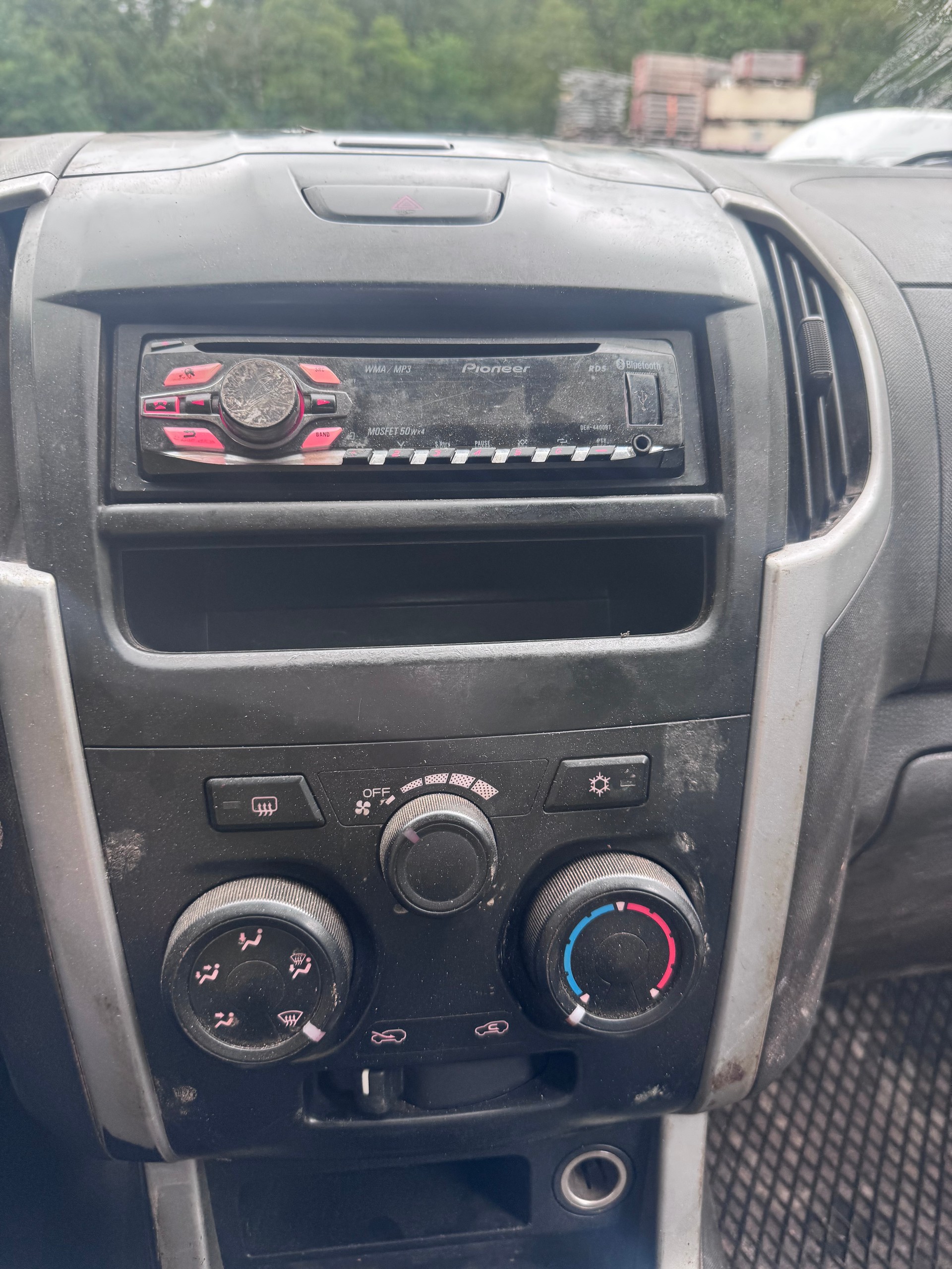 ISUZU D-MAX 2.5 Crew Cab Planet 4x4-image-4