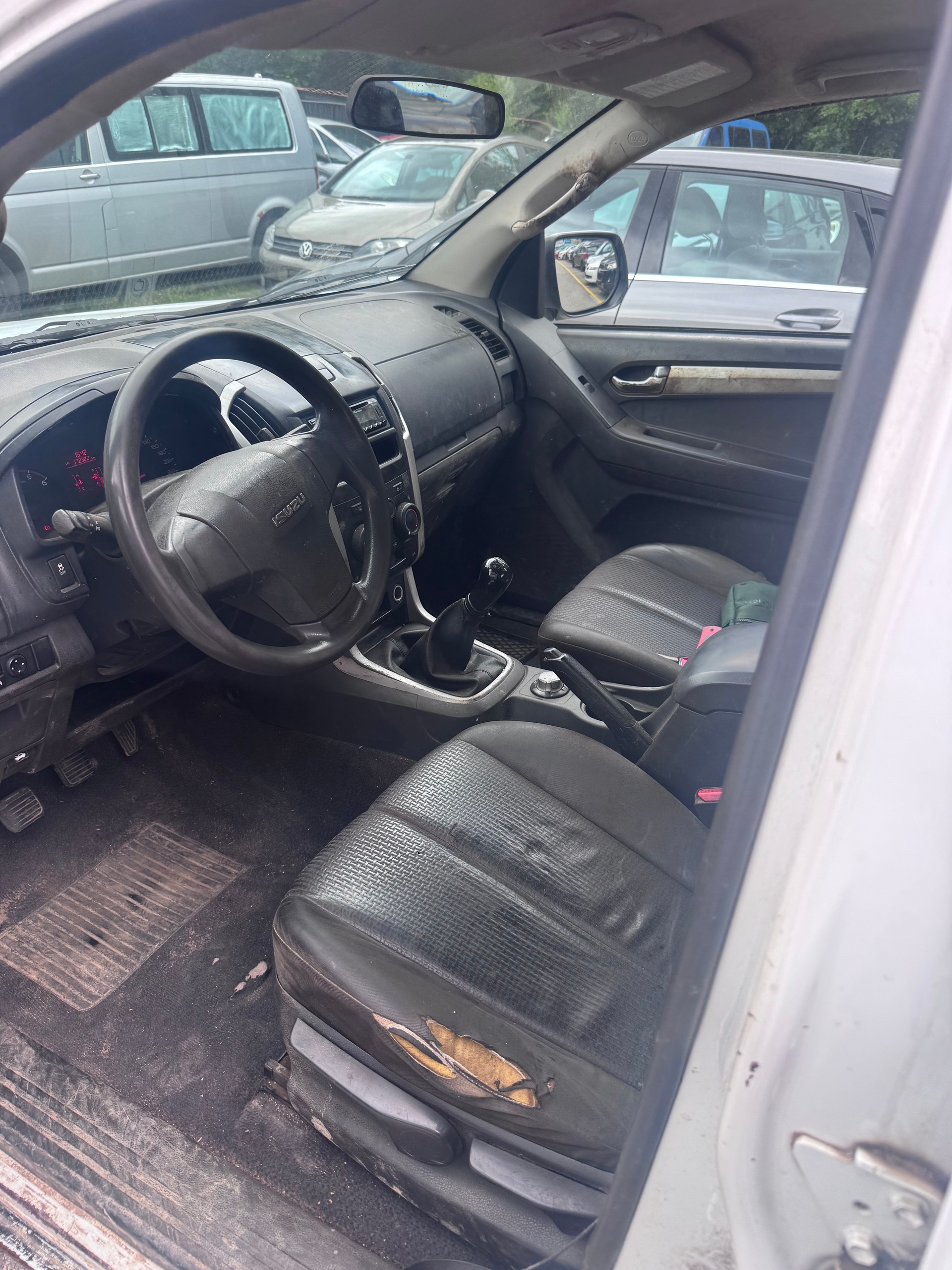 ISUZU D-MAX 2.5 Crew Cab Planet 4x4-image-3