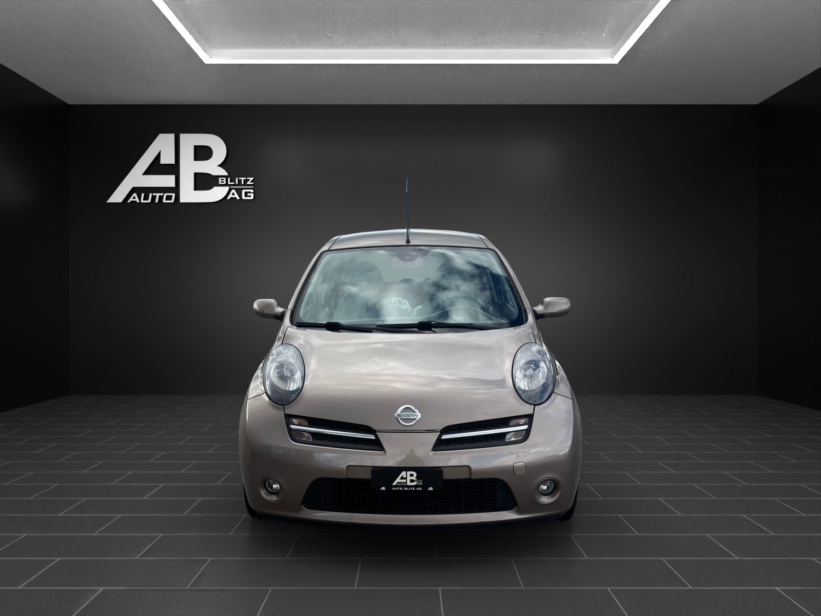 NISSAN Micra 1.6 SR Pack mit 110 PS