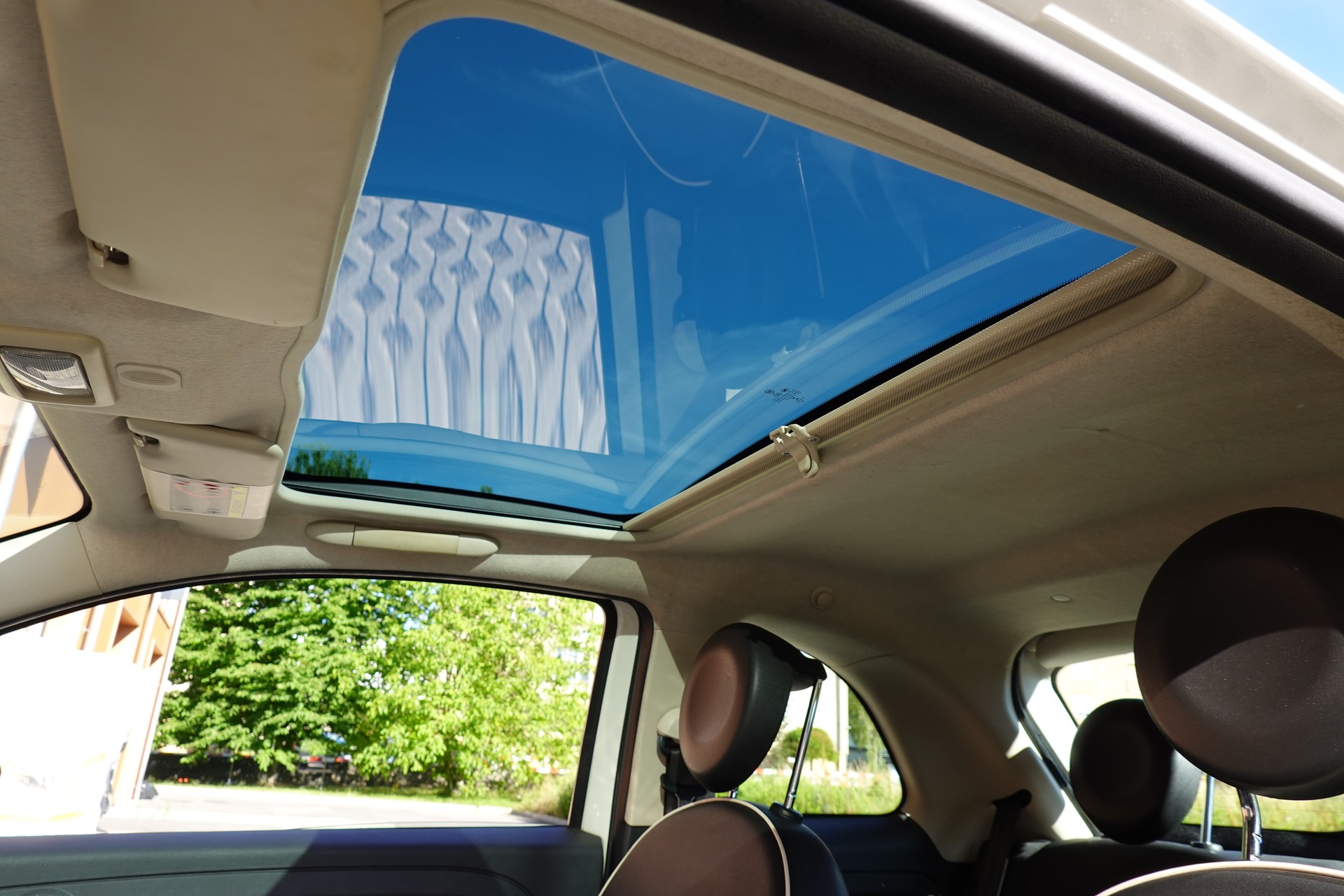 FIAT 500C 0.9 Twinair Turbo Lounge Dualogic "* Toit panoramique * 4 pneus hiver * Edition Lounge *"-image-16