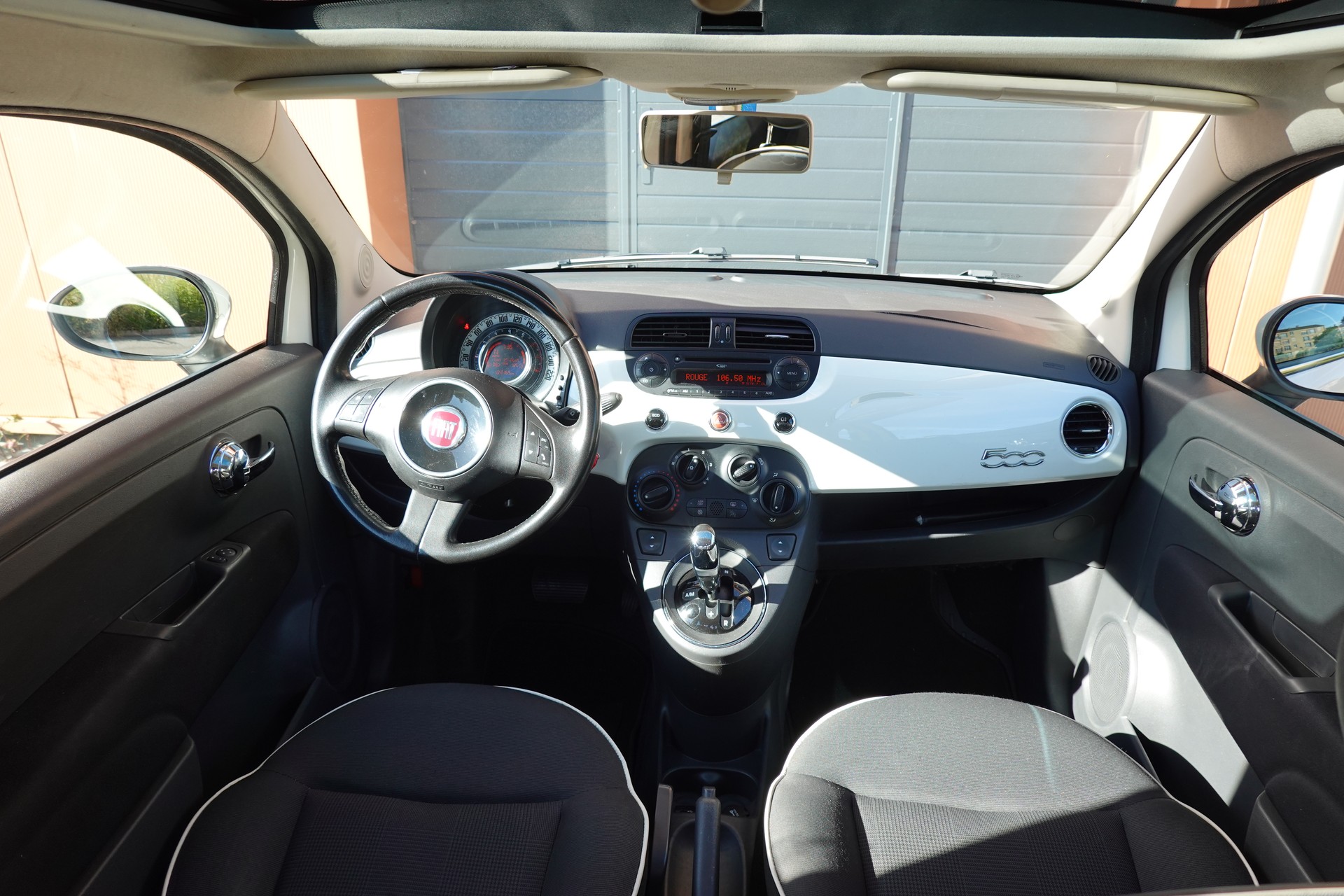 FIAT 500C 0.9 Twinair Turbo Lounge Dualogic "* Toit panoramique * 4 pneus hiver * Edition Lounge *"-image-10