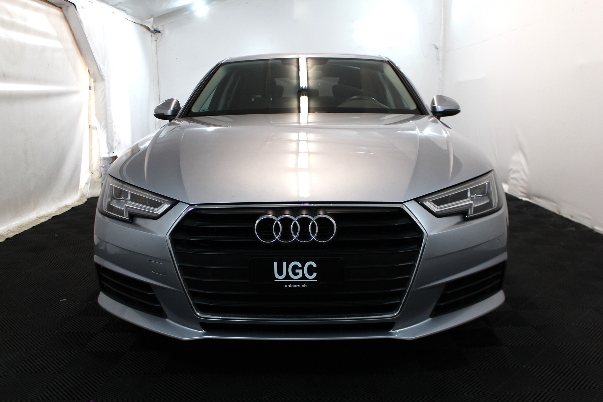 AUDI A4 2.0 TDI 150-showroom-element-1