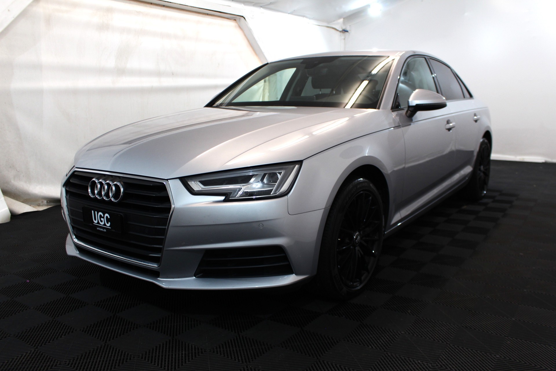 AUDI A4 2.0 TDI 150-showroom-element-2