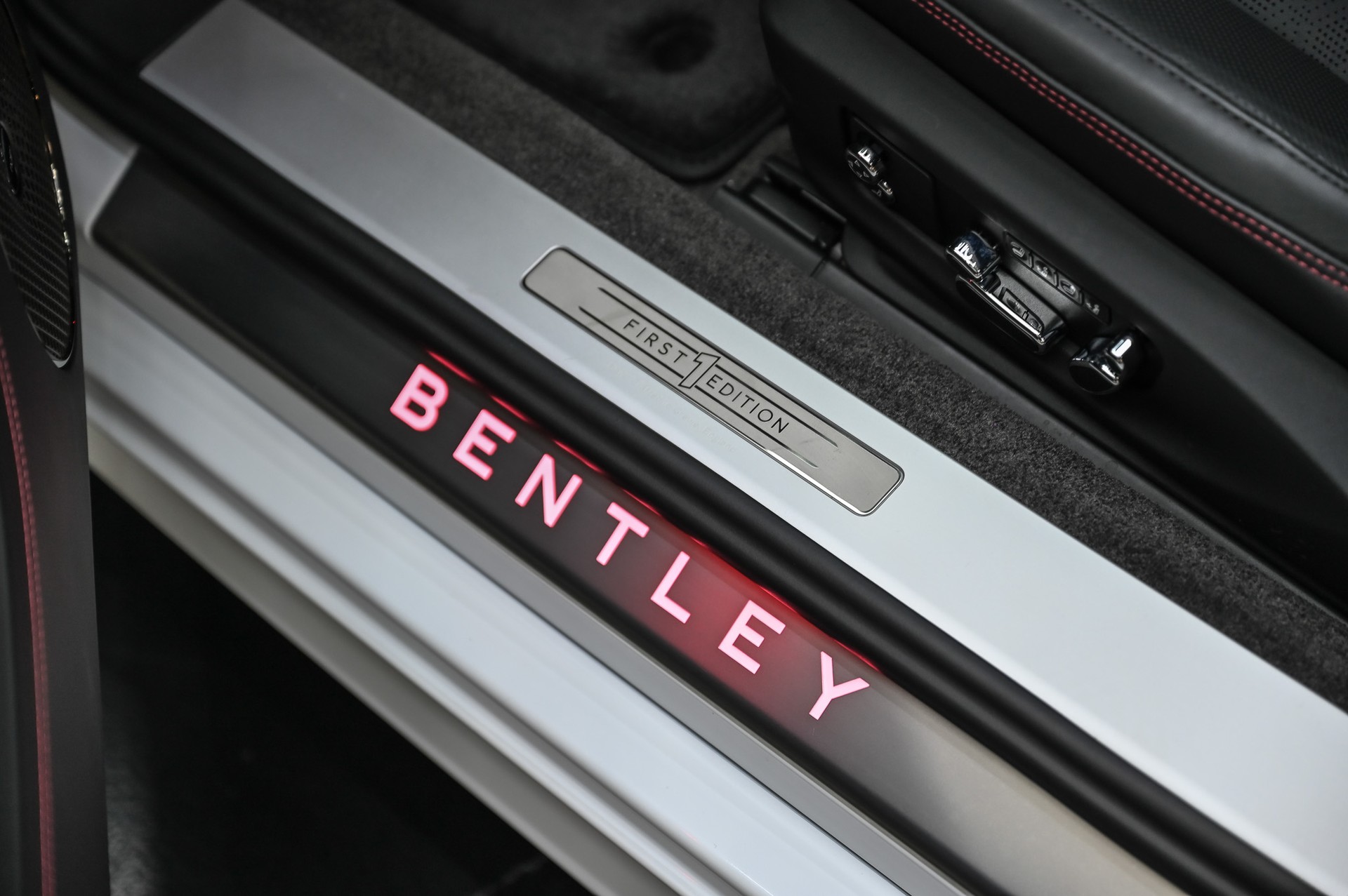 BENTLEY Continental GTC 4.0 V8 Hybrid Speed First Edition-image-38