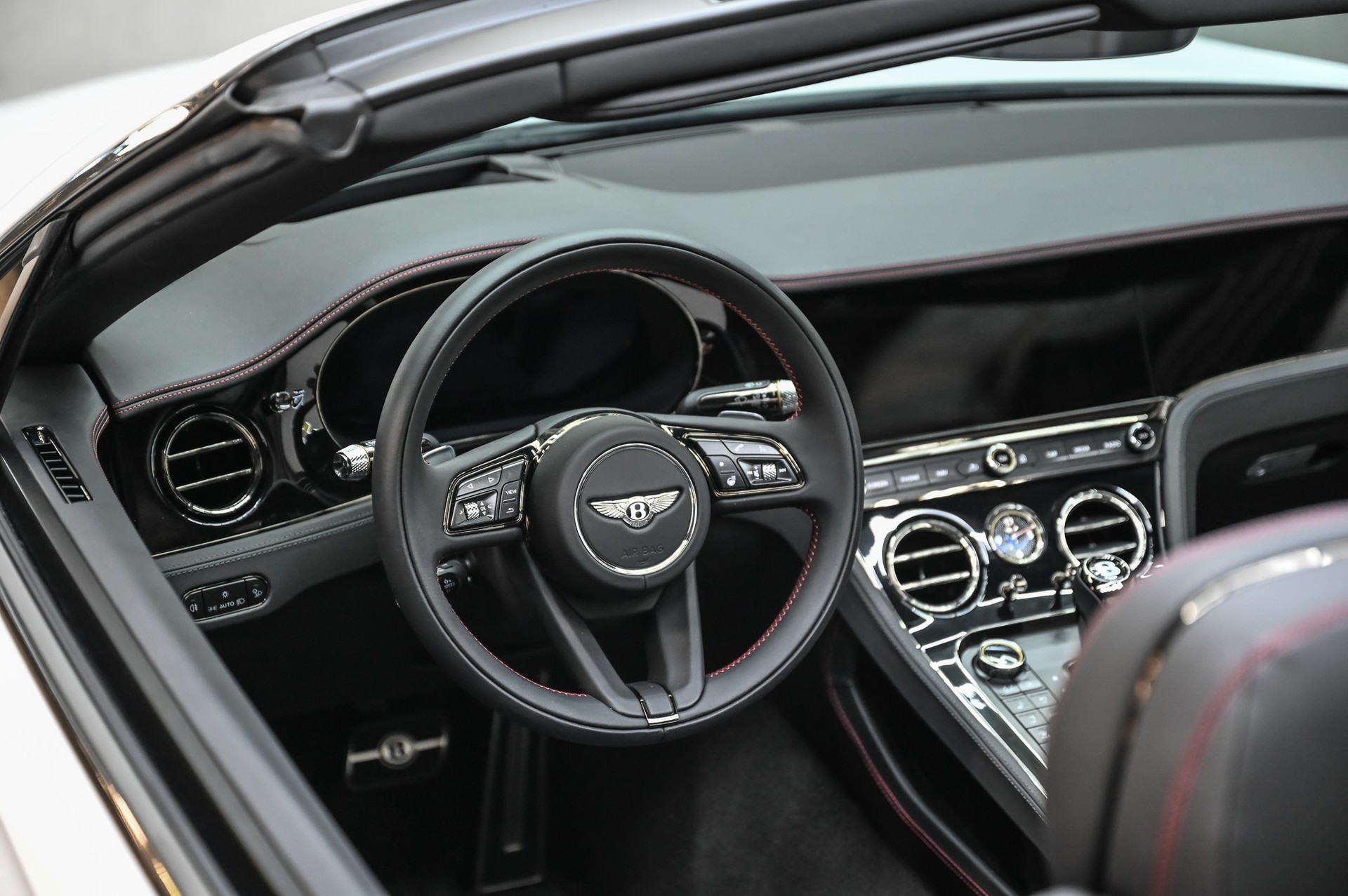 BENTLEY Continental GTC 4.0 V8 Hybrid Speed First Edition-image-31