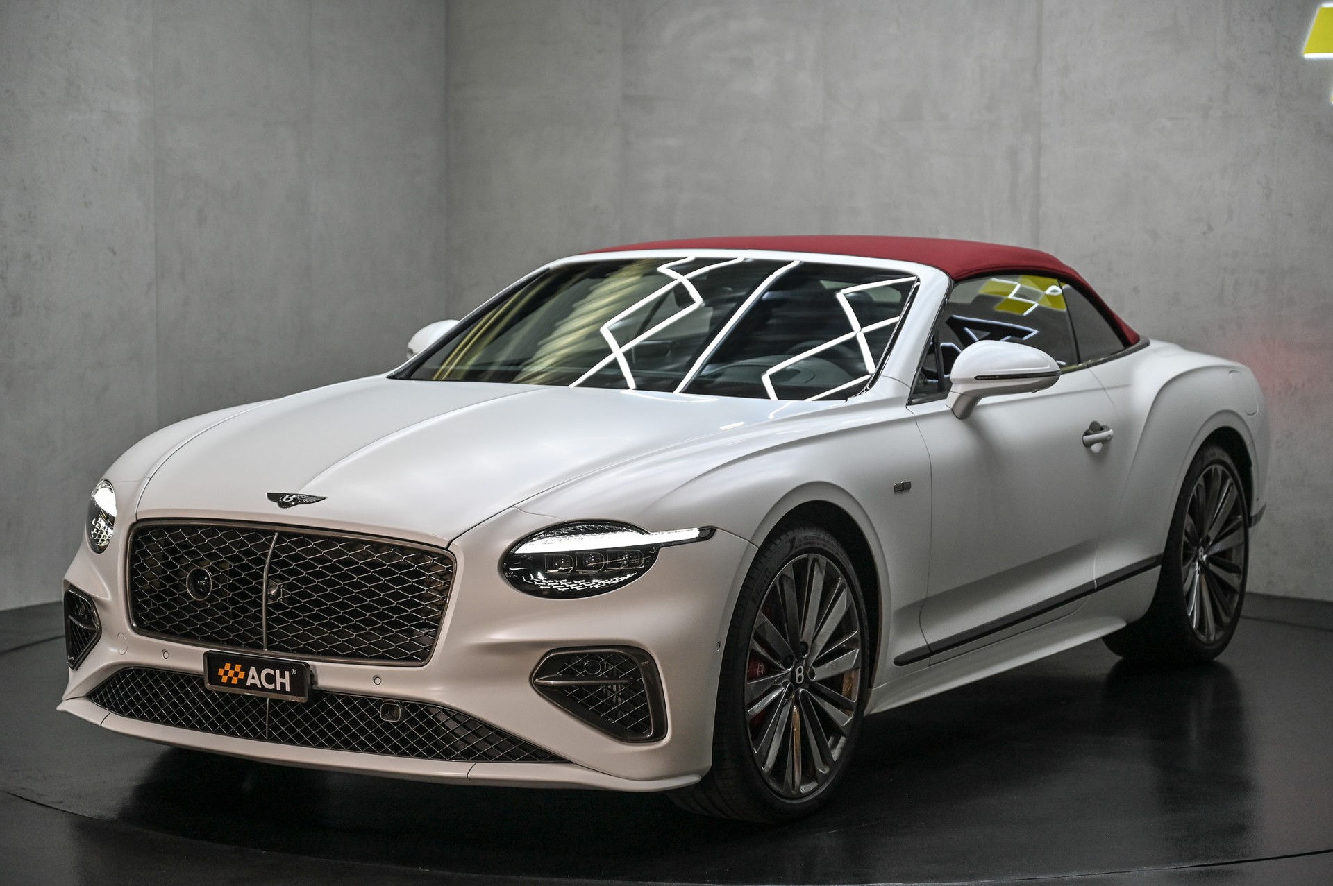 BENTLEY Continental GTC 4.0 V8 Hybrid Speed First Edition-image-5