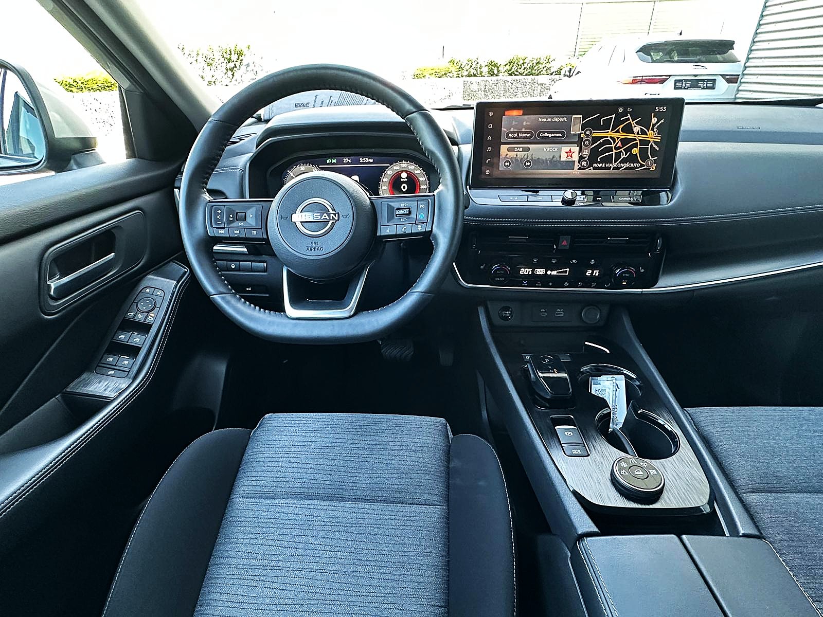 NISSAN X-Trail 1.5 VC-T N-Connecta e-4orce 7Plätzer-image-9