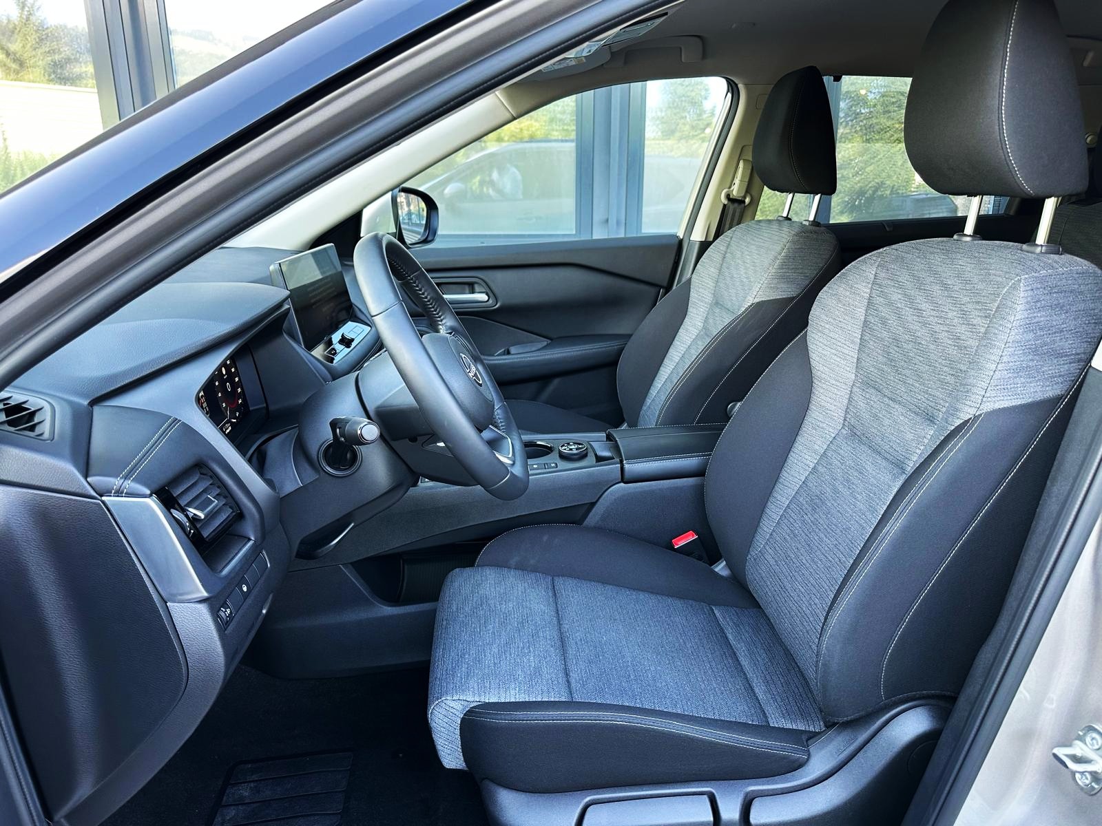 NISSAN X-Trail 1.5 VC-T N-Connecta e-4orce 7Plätzer-image-5