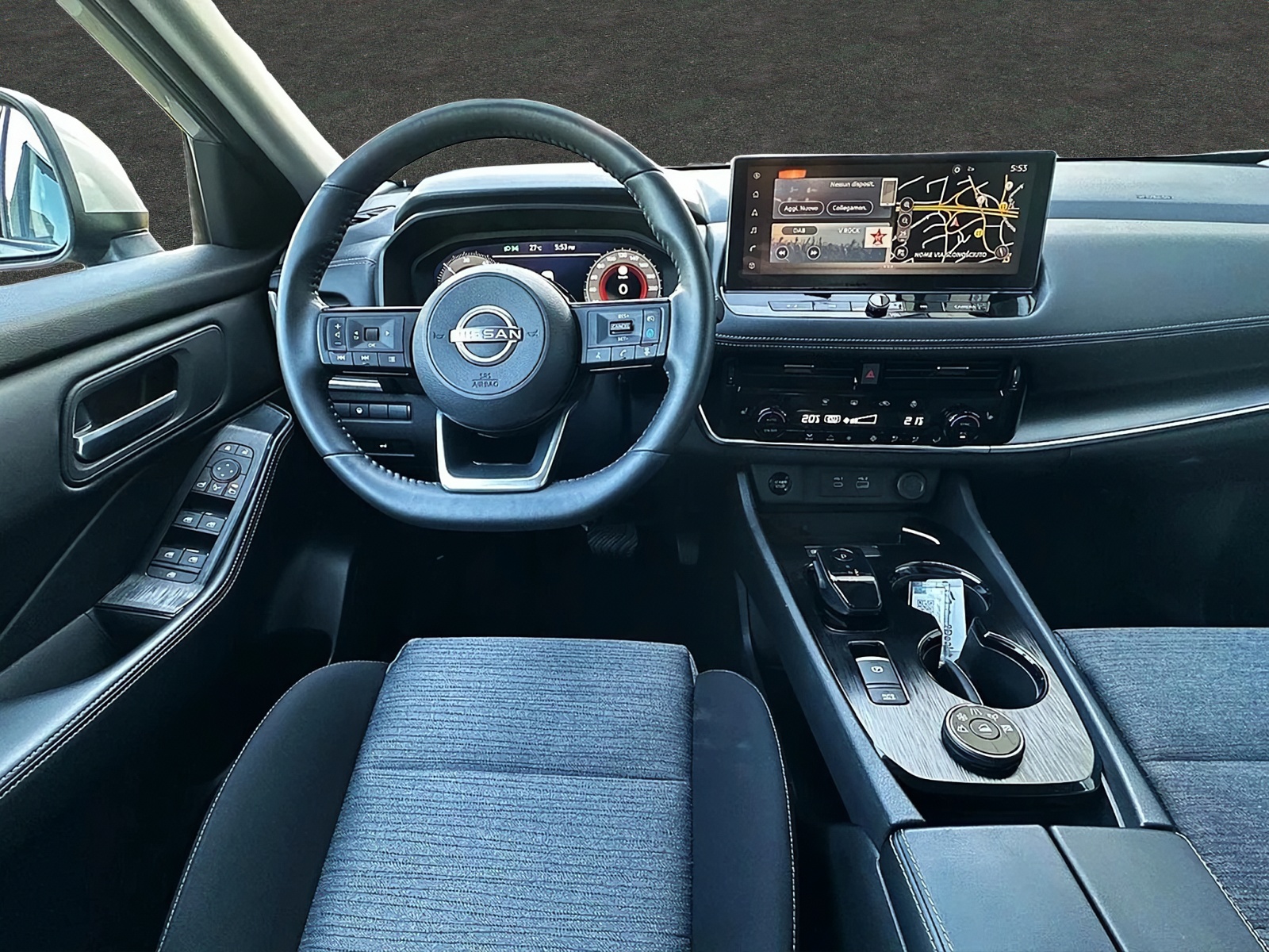 NISSAN X-Trail 1.5 VC-T N-Connecta e-4orce 7Plätzer-image-9