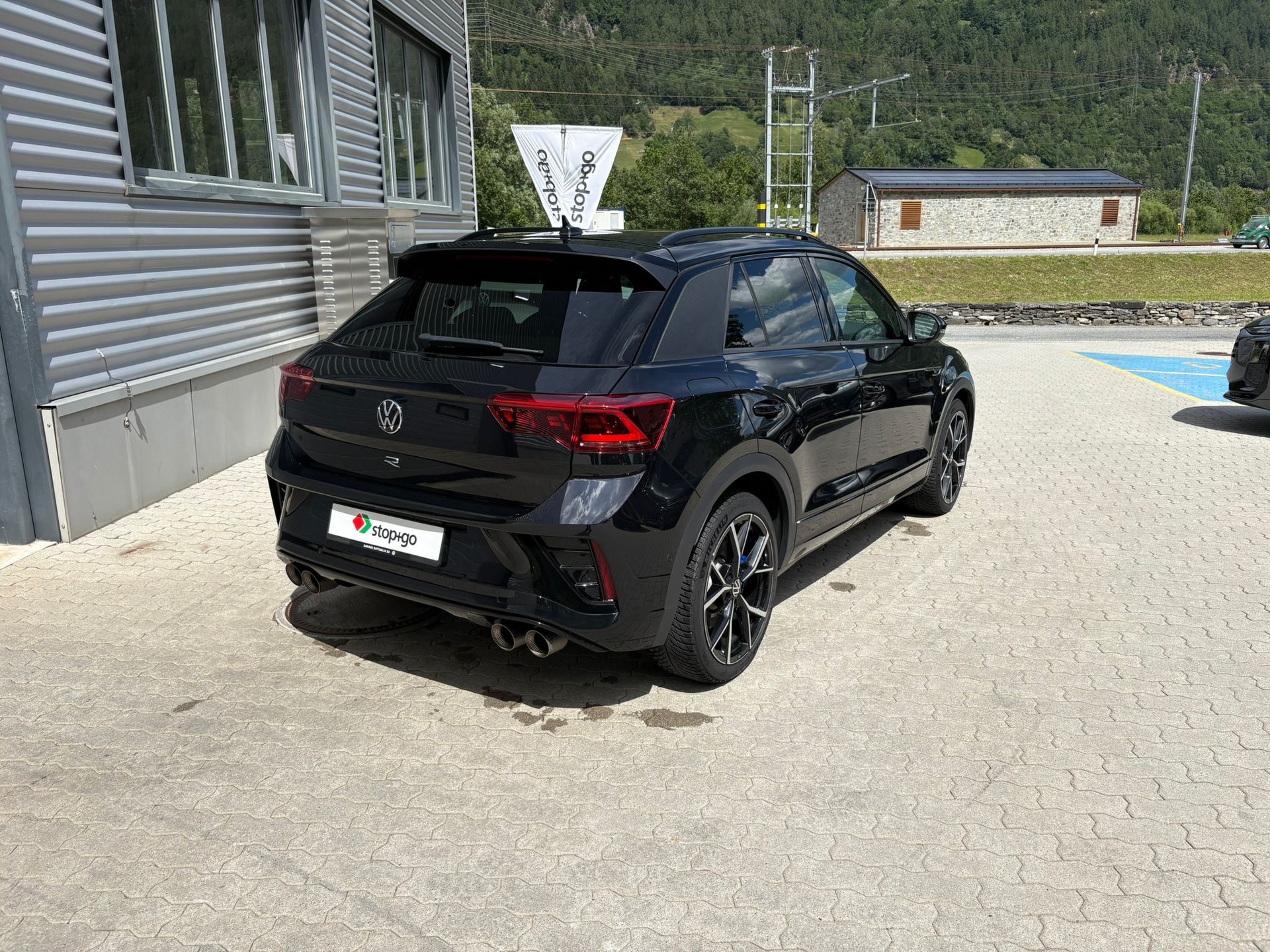 VW T-Roc 2.0 TSI R DSG 4Motion-image-3