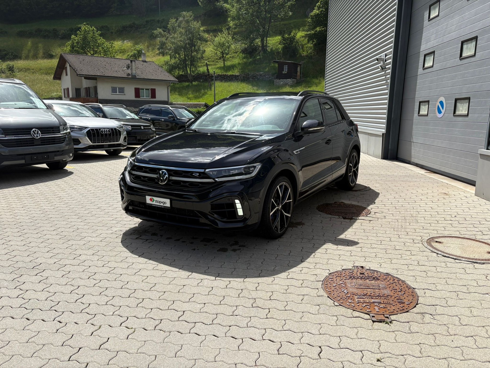 VW T-Roc 2.0 TSI R DSG 4Motion-image-1