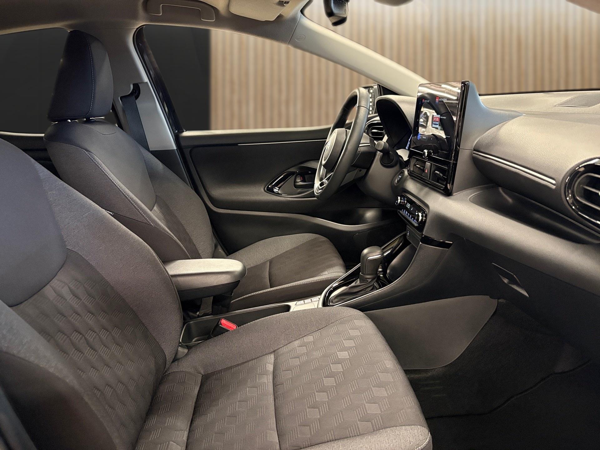 TOYOTA Yaris 1.5 Trend e-CVT-image-13