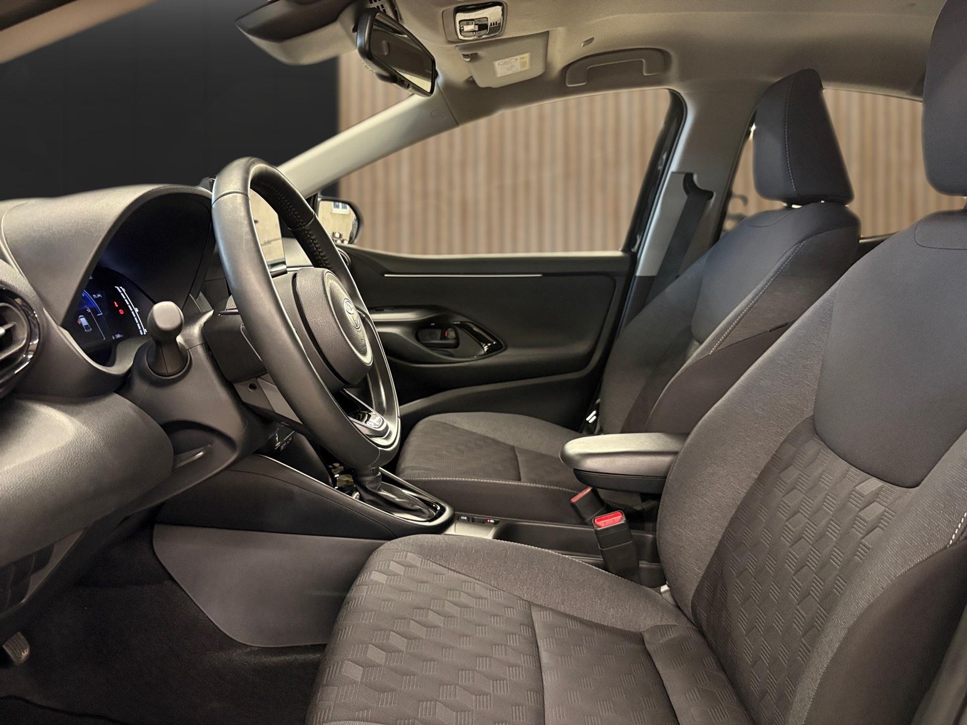 TOYOTA Yaris 1.5 Trend e-CVT-image-10