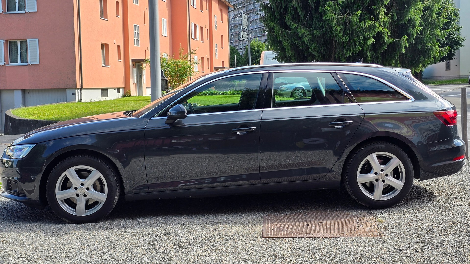 AUDI A4 Avant 40 TDI quattro S-tronic-image-4