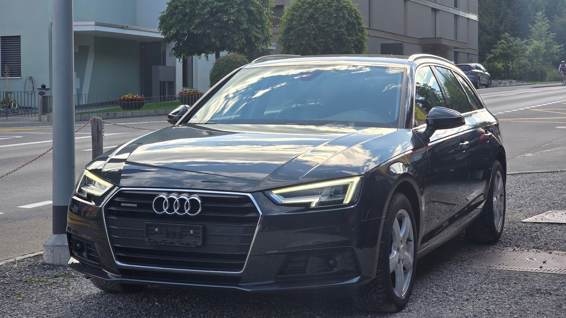 AUDI A4 Avant 40 TDI quattro S-tronic-image-2