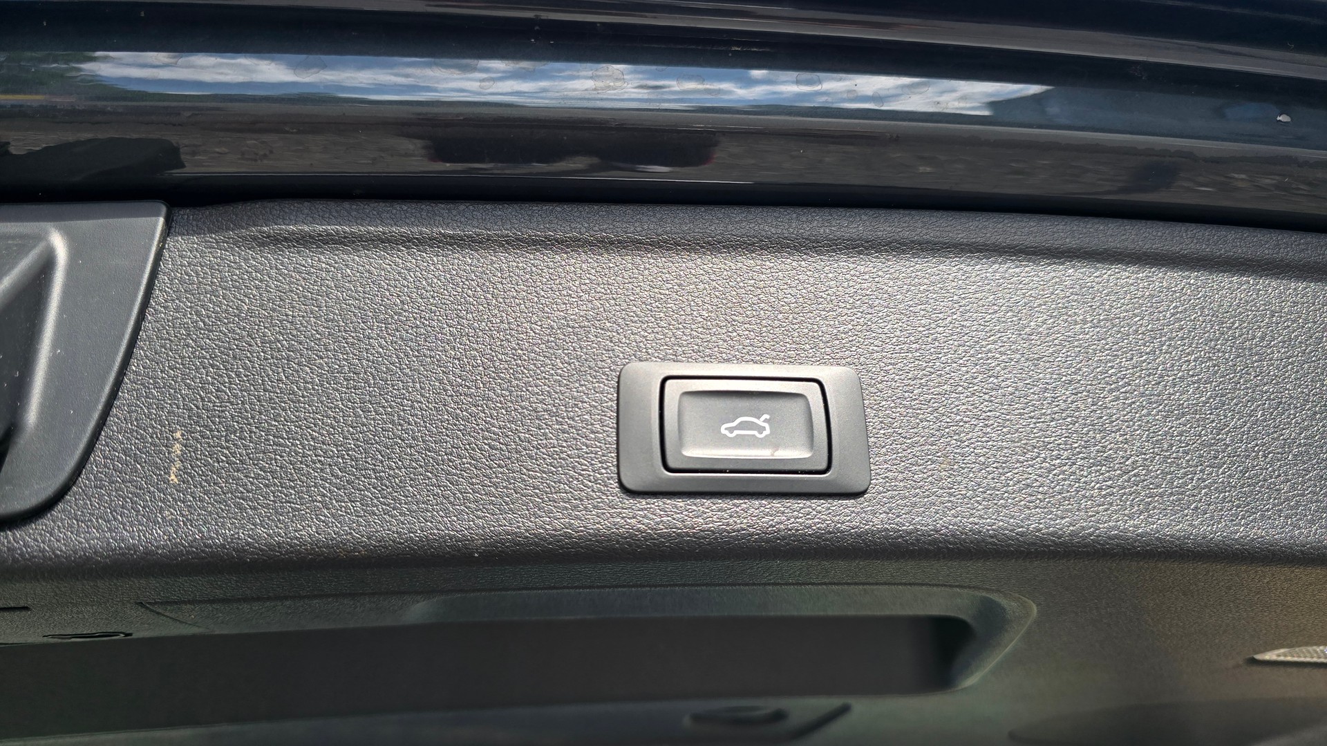AUDI A4 Avant 40 TDI quattro S-tronic-image-17
