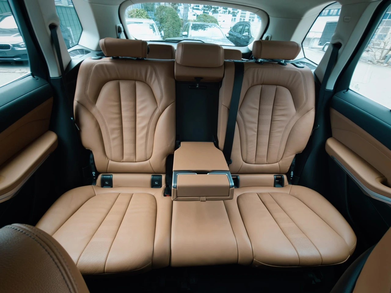 BMW X5 30d xDrive 7 PLÄTZER CH FAHRZEUG-image-9