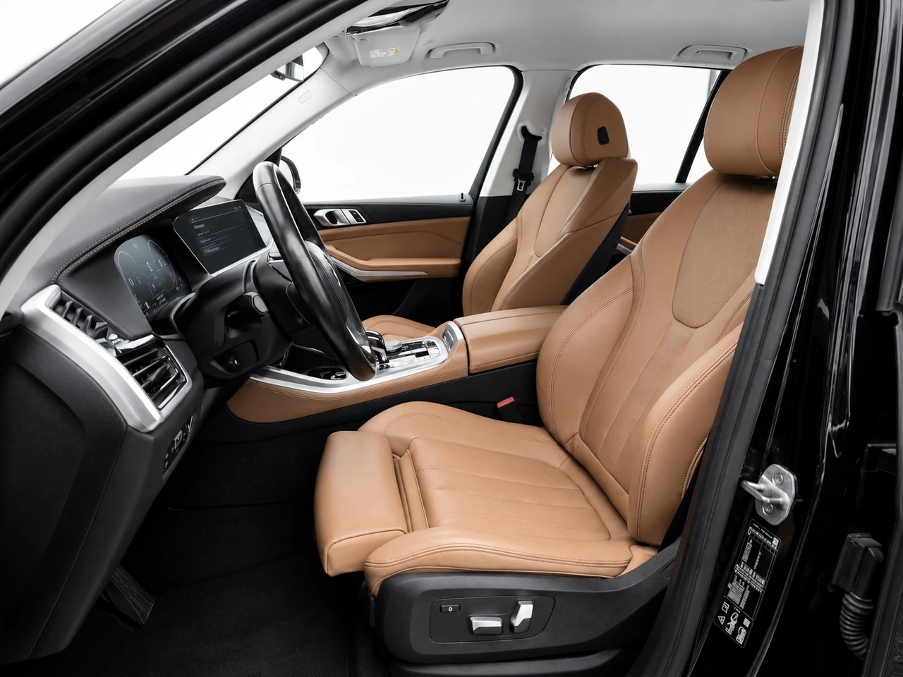 BMW X5 30d xDrive 7 PLÄTZER CH FAHRZEUG-image-6