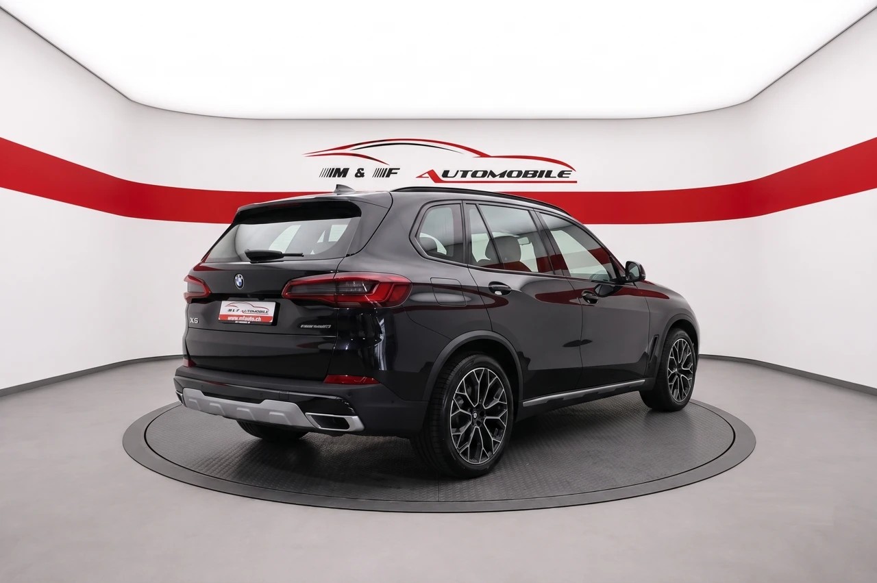 BMW X5 30d xDrive 7 PLÄTZER CH FAHRZEUG-image-3