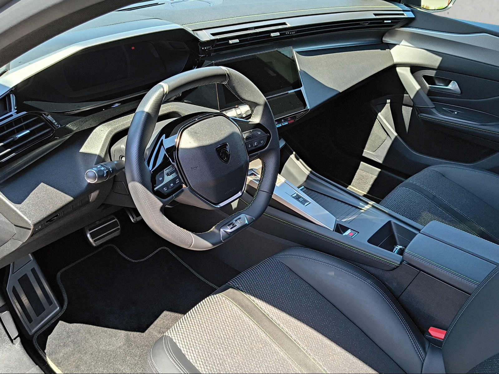 PEUGEOT 308 SW 1.2 Hybrid GT-image-11