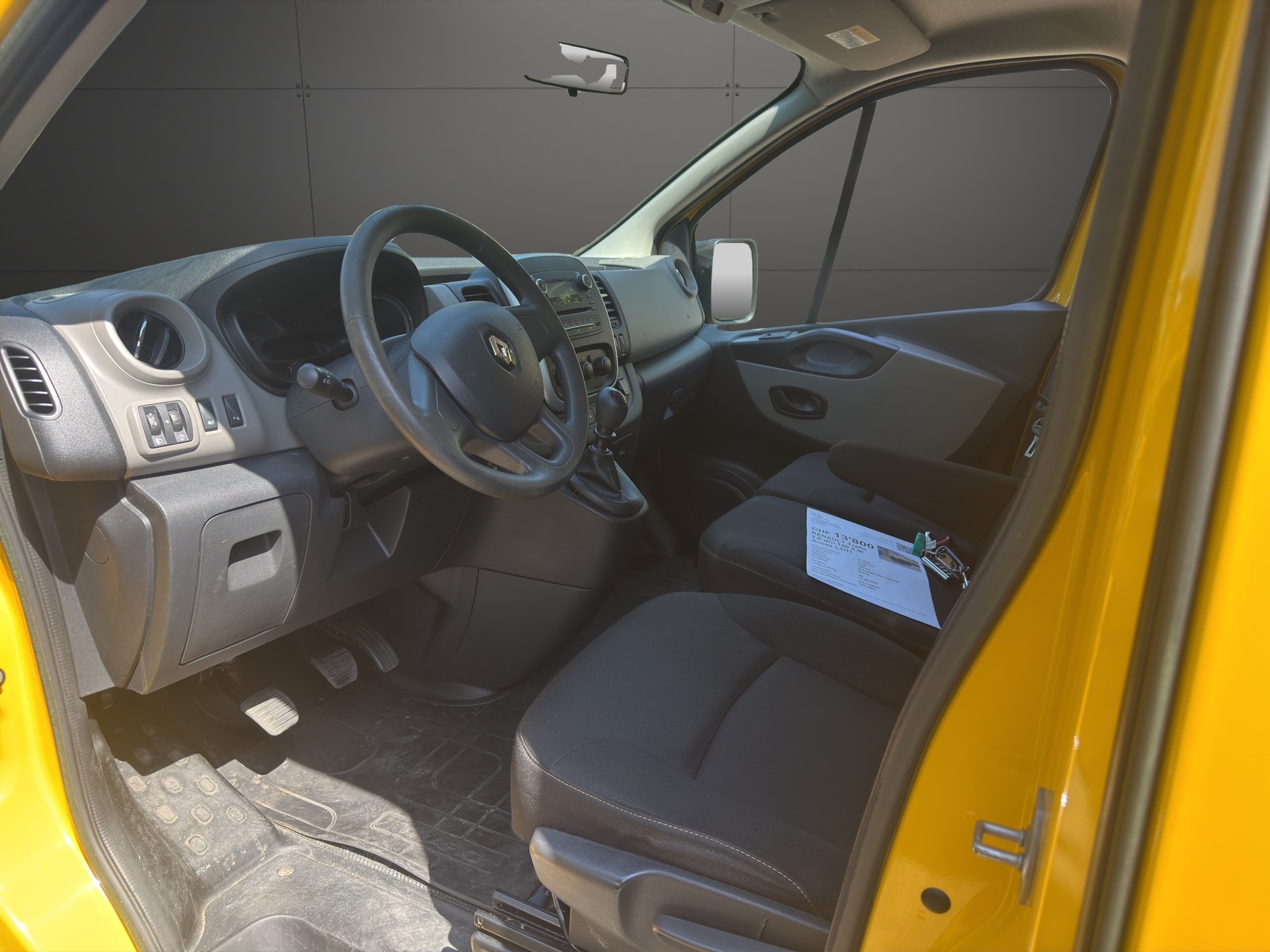 RENAULT TRAFIC-image-7