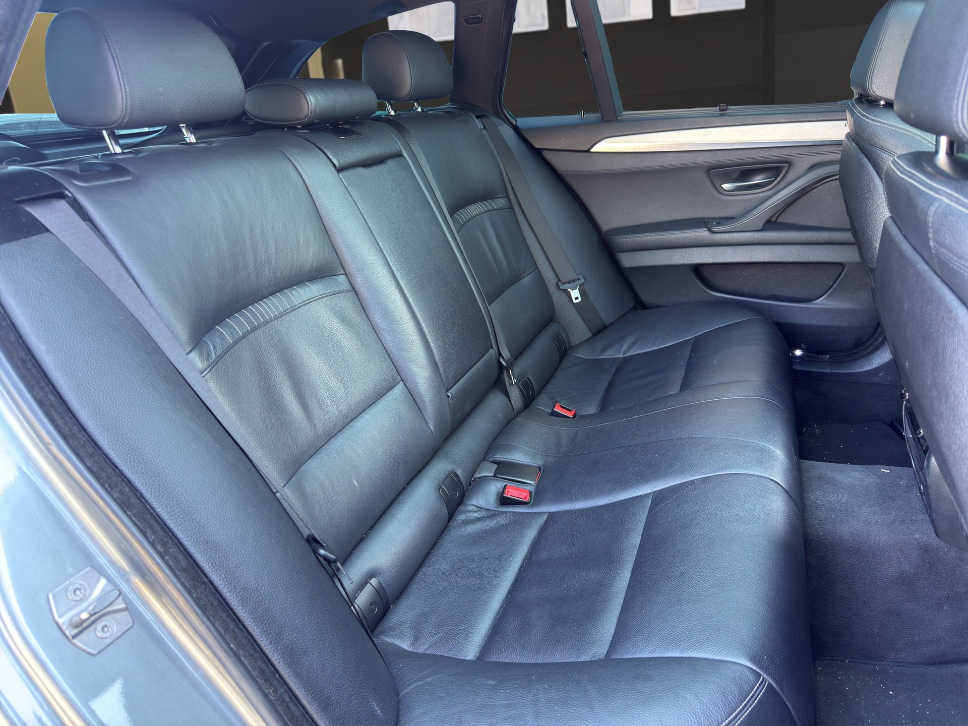 BMW M 550d xDrive Touring-image-13