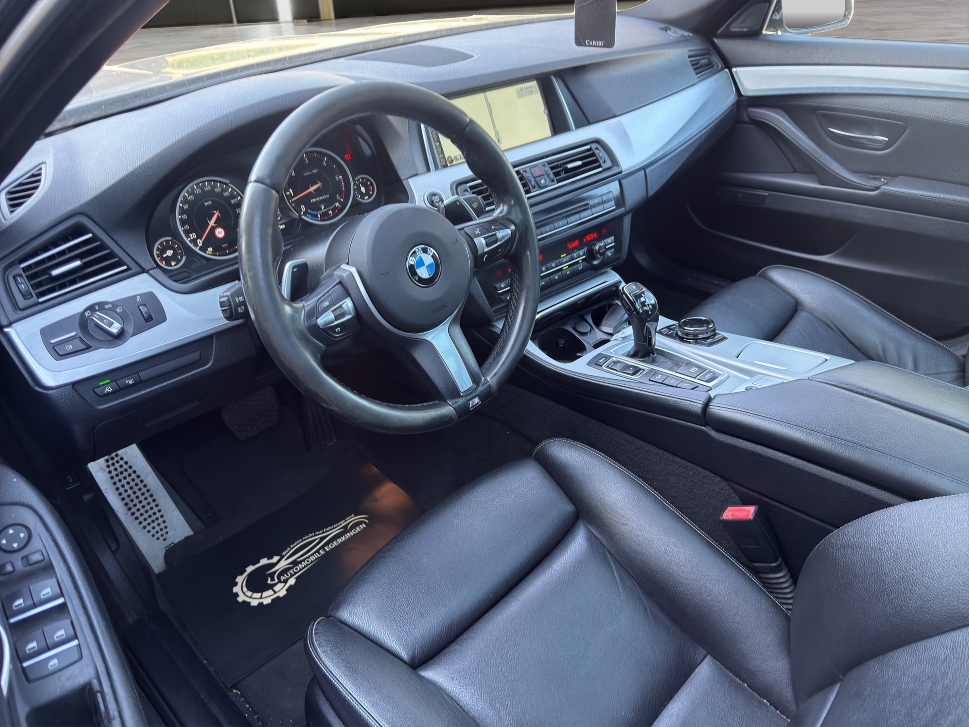 BMW M 550d xDrive Touring-image-8