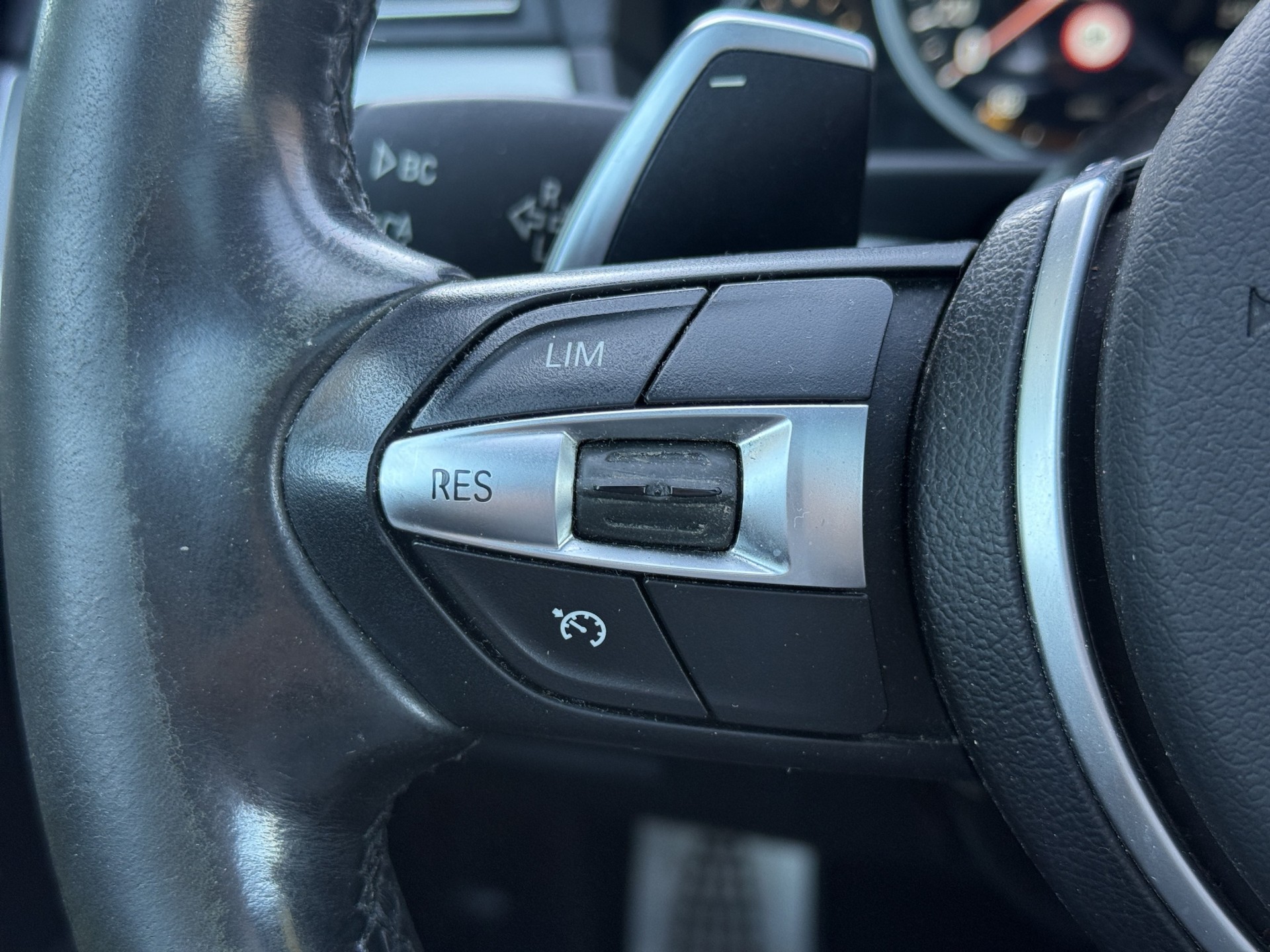 BMW M 550d xDrive Touring-image-15